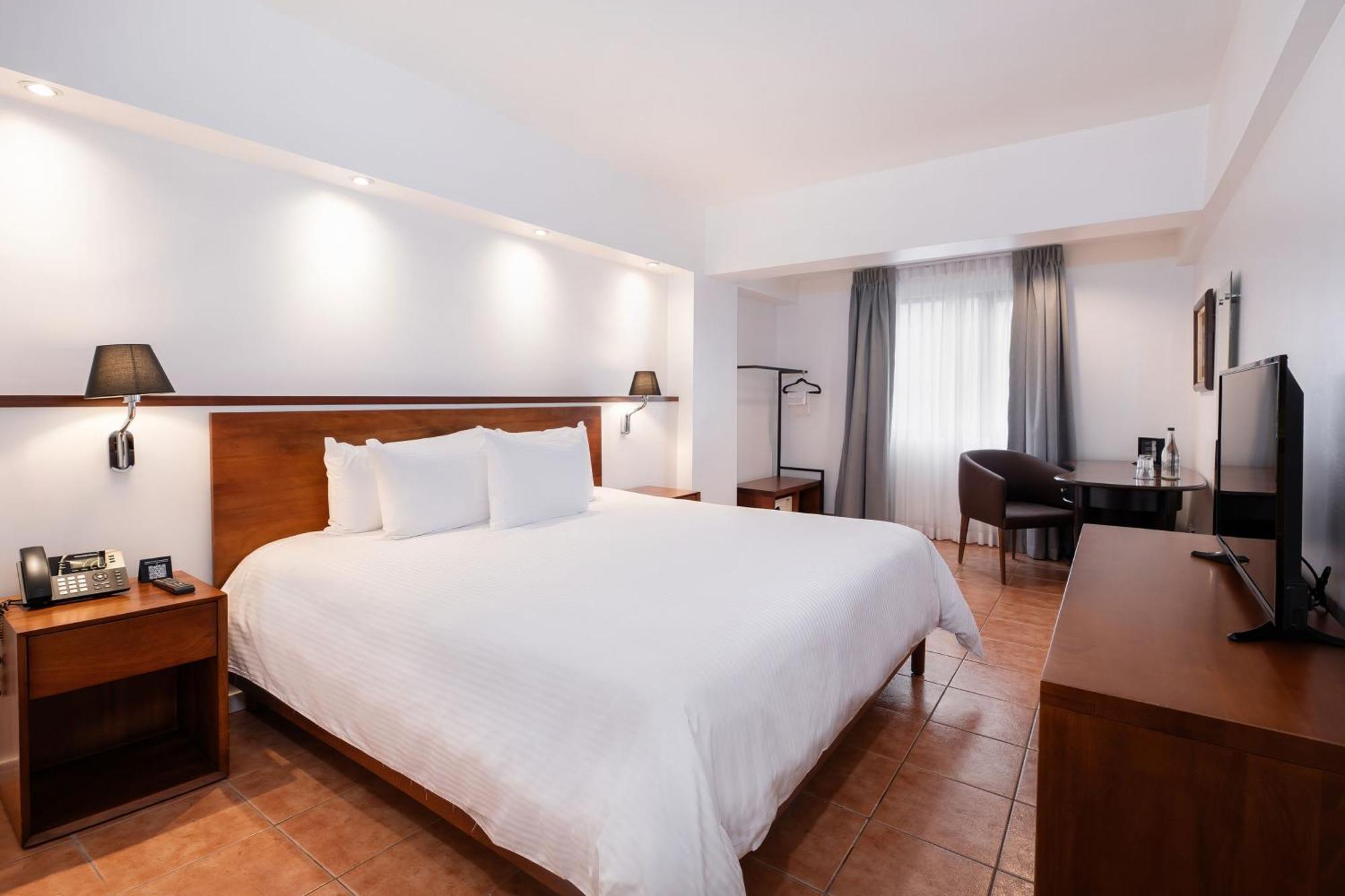Hotel Presidente San Jose  Room photo